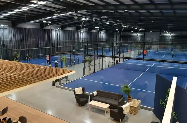 PADELHUB Epsom (KT19) padel courts