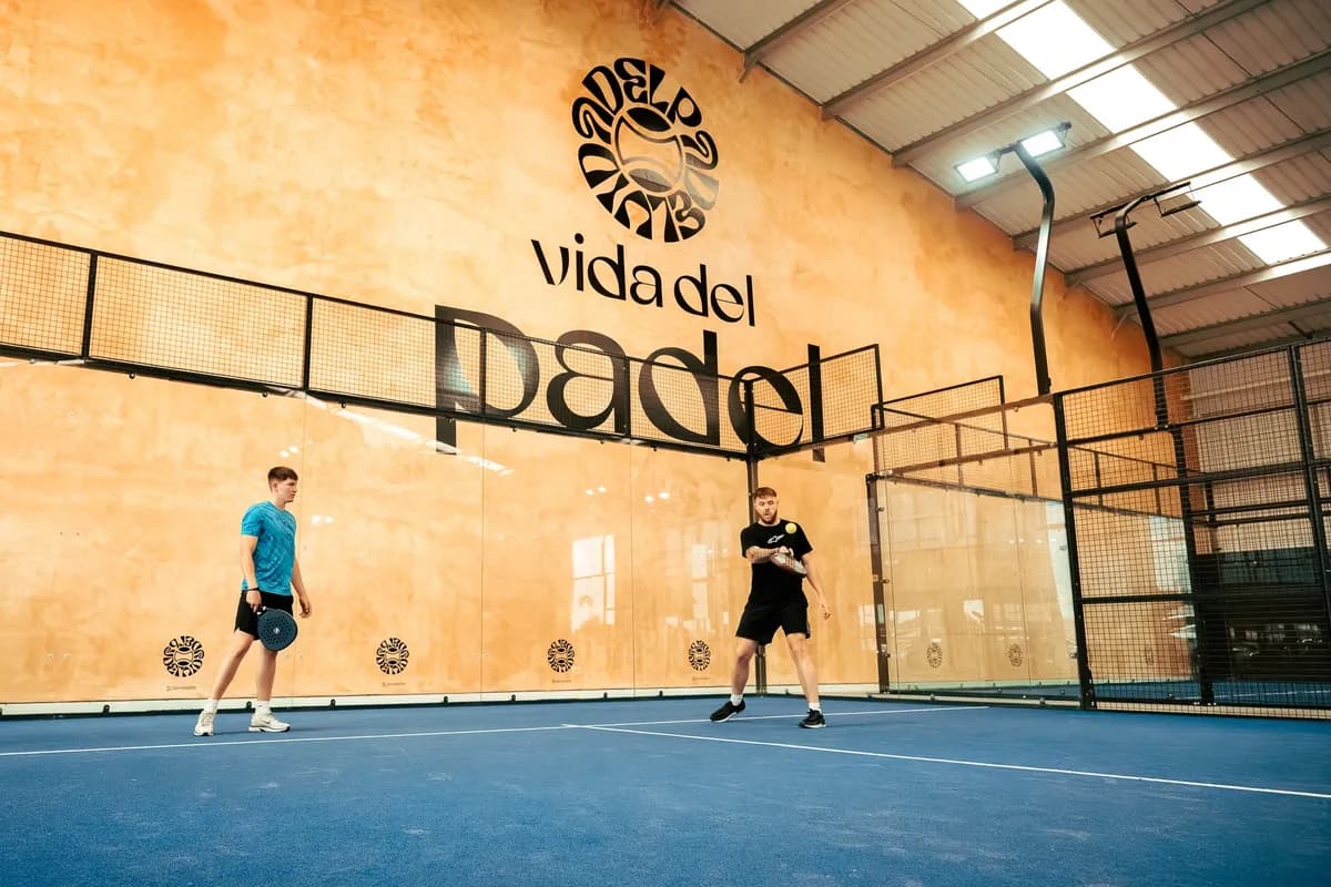 Vida Del Padel - Chichester padel courts